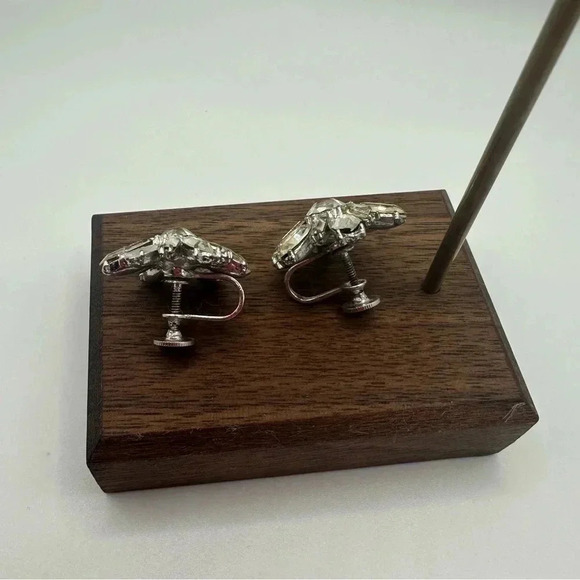 Vintage | Screwback Earrings | Mid Century | Rhinestones | Costume Jewelry - Picture 5 of 15